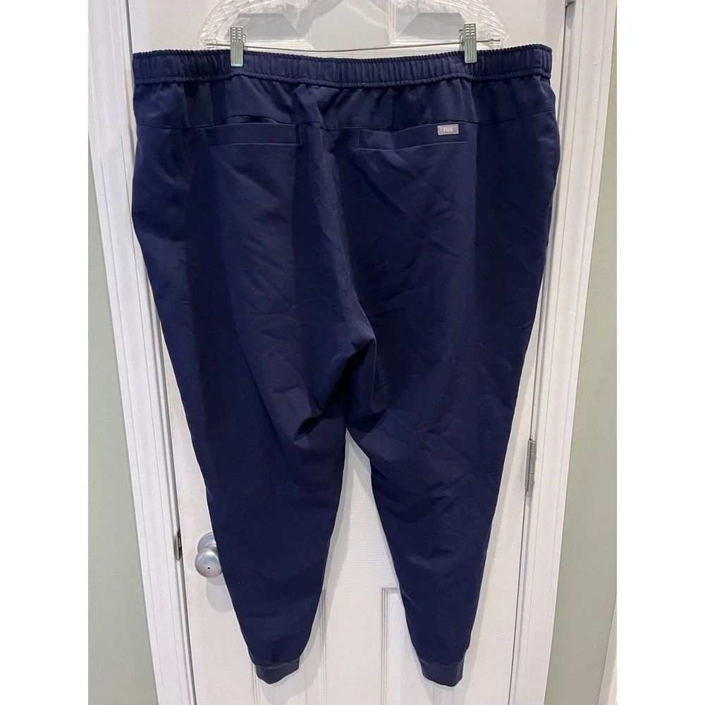 FIGS Leon Three Pocket Scrub Top 6XL Tansen Jogger Pants 5XL/T Navy Scrub Set